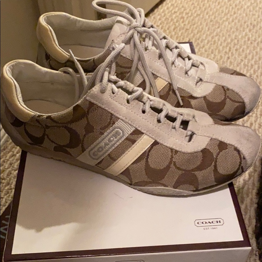Khaki/White Coach Tennis
